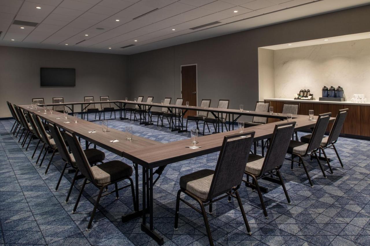 Courtyard By Marriott Olympia Hotel Buitenkant foto