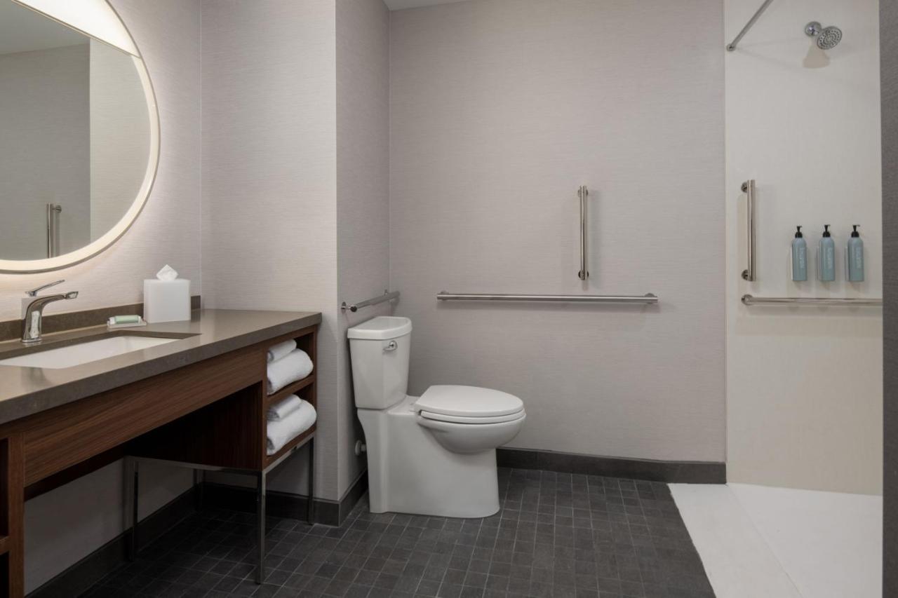 Courtyard By Marriott Olympia Hotel Buitenkant foto