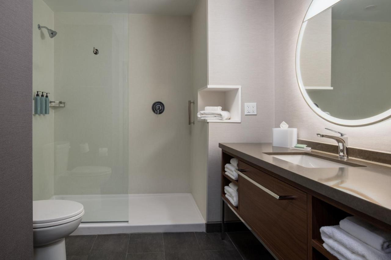 Courtyard By Marriott Olympia Hotel Buitenkant foto
